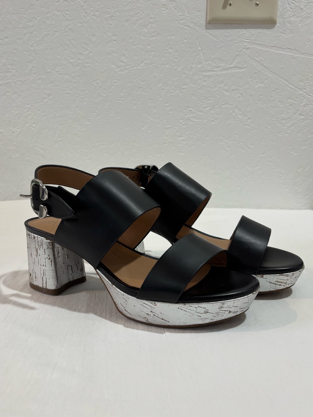 New! Aerosoles Camera Platform Sandals